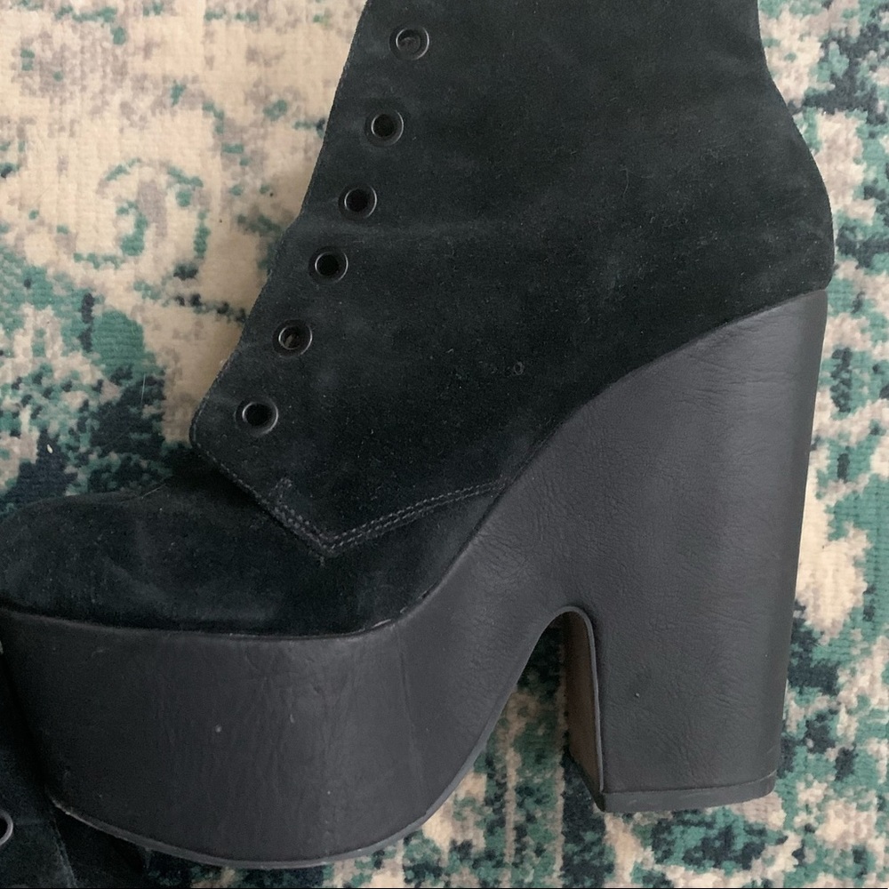 Topshop Suede Platform Boot. - Picture 3 of 13